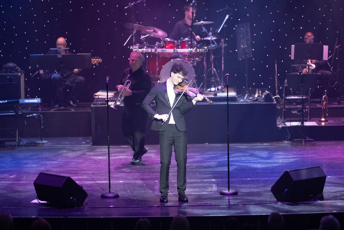 Alex-Band-1-1